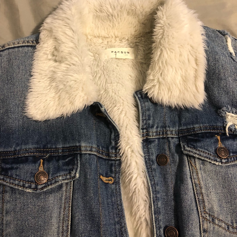 Denim jacket with fur